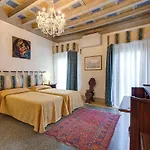 Palazzo Bucciolini * Florens